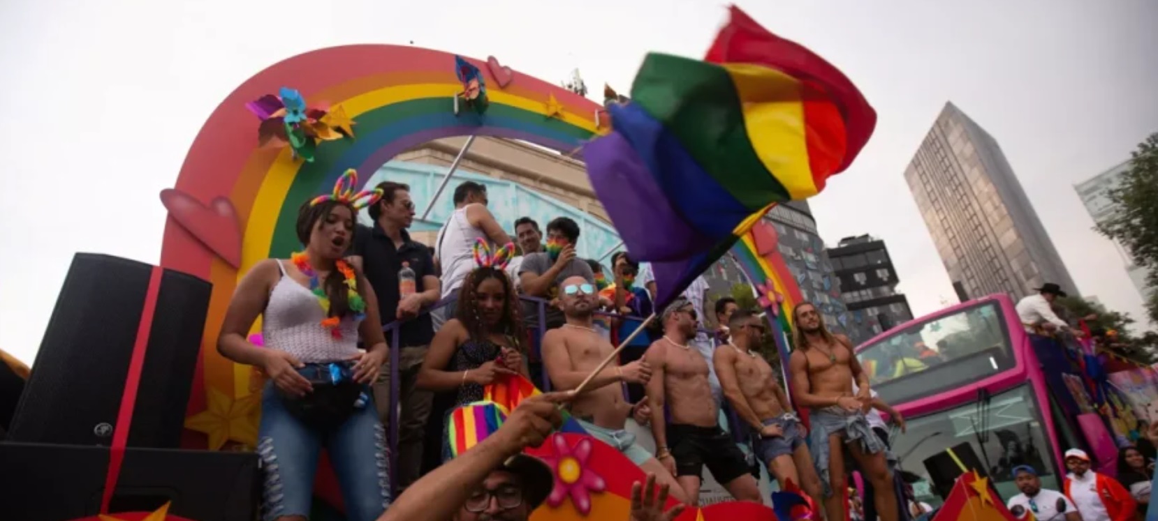 La Secretaría de Seguridad Ciudadana (SSC), informó que se realizará un dispositivo de prevención, vigilancia y vialidad para garantizar la seguridad y movilidad de quienes participarán en la 46 Marcha del Orgullo LGBTTTIQ+.