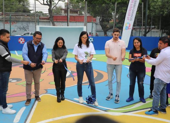 Lía Limón entregó la cancha de fútbol rápido "Canario" en colaboración con Comex y Blue Women Pink Men. La alcaldesa aseguró que este es un ejemplo del rescate de espacios públicos para dignificarlos y hacerlos seguros para que niñas y niños, jóvenes y familias enteras, puedan disfrutar de ellos. FOTOS: Especial