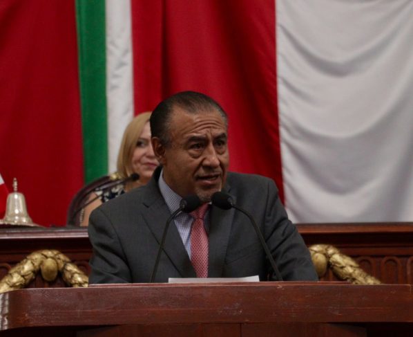 En su discurso por la conmemoración de los 700 años de la fundación de “México-Tenochtitlan”, el diputado Pablo Trejo destacó la enorme capacidad de resiliencia y unidad que en estos siete siglos han tenido los habitantes de la capital del país. FOTO: Especial