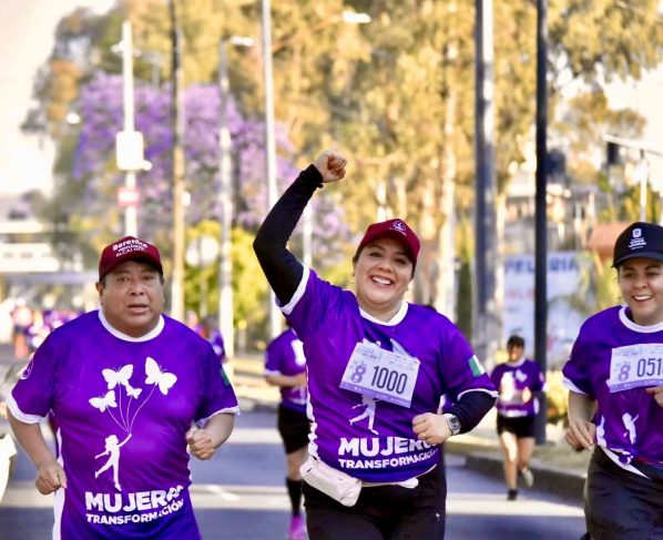 En la Gran Carrera «Tan Fuerte como una Mujer» participó la alcaldesa de Tláhuac, Berenice Hernández, quien agradeció la participación de todas las mujeres en una actividad de significativa importancia para conmemorar el Día Internacional de la Mujer.