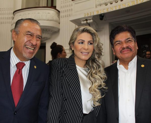 ¿De qué habrán hablado durante su encuentro en el Congreso de la Ciudad de México Nora Arias, Francisco Chíguil y Pablo Trejo, previo a la comparecencia del alcalde de Gustavo A. Madero, Janecarlo Lozano? Muy interesante reunión en plenas curules. FOTO: Especial