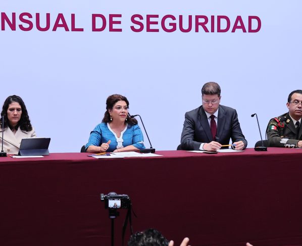 Finalmente, la jefa de Gobierno, Clara Brugada no pudo seguir tapando el sol con un dedo y la realidad se terminó imponiendo: tuvo que aceptar que es un problema real el de los pinchazos en la vía y el transporte públicos. FOTO: Especial