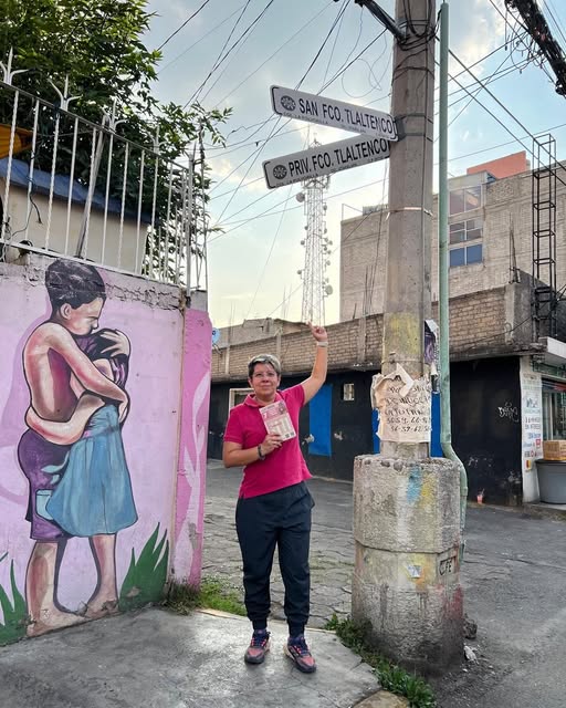 En Iztapalapa son 175 colonias en el Distrito 01, y por la falta de recursos para logística es imposible recorrerlas en 60 días, pues además lo hace después de que termina sus funciones laborales como secretaria proyectista en un tribunal colegiado, a las 15:00 horas.