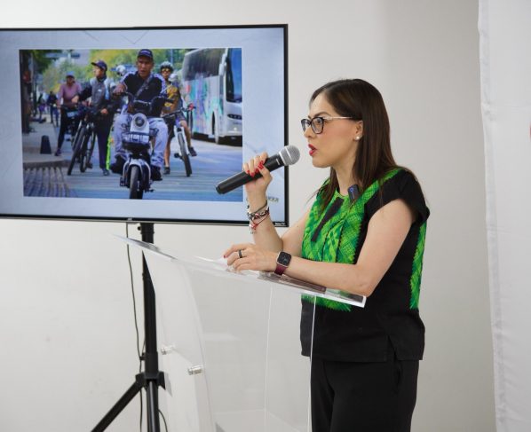 La vicecoordinadora de Morena en el Congreso de la Ciudad de México, Brenda Ruiz aseveró que la Ley de Electromovilidad que presentará la jefa de Gobierno de manera destacada va a servir para proteger a los peatones y los ciclistas.