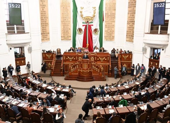 A efecto de dotar de certeza jurídica a la firma electrónica, el Congreso capitalino aprobó el dictamen a la iniciativa para adicionar una fracción XVII Ter al artículo 4 de su Ley Orgánica y una fracción XVII Ter al artículo 2 de su Reglamento.