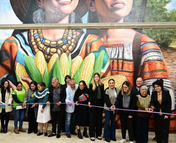 Personas legisladoras del Congreso de la Ciudad de México inauguraron los Murales en Conmemoración de Mujeres Mexicanas, en las instalaciones del órgano legislativo local, obra que se divide en tres murales, abiertos a todo el público.
