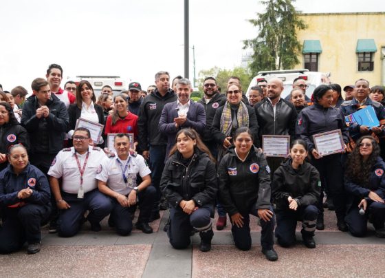 Mauricio Tabe, alcalde de Miguel Hidalgo, reconoció el trabajo de los socorristas, voluntarios y paramédicos que con su entrega han colocado a la demarcación con el mejor tiempo de respuesta para atender emergencias en la Ciudad de México. FOTO: Especial