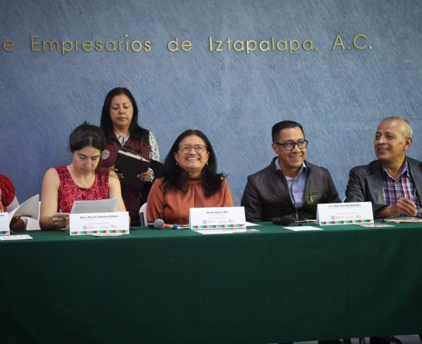 El Bando Número 5, aprobado por el Consejo de la alcaldía, permitirá fortalecer y orientar con mayor visión la planificación urbana hacia un modelo de desarrollo económico basado en criterios de responsabilidad ambiental, sostuvo la alcaldesa Aleida Alavez Ruiz.