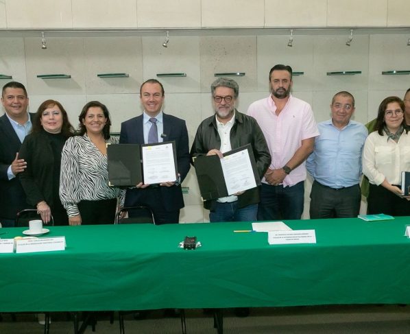 Preocupado en asegurar el acceso a una educación de alta calidad para la comunidad estudiantil de Cuajimalpa, el alcalde Carlos Orvañanos suscribió un acuerdo de colaboración con la Secretaría de Educación Pública federal, para impulsar proyectos a corto plazo.