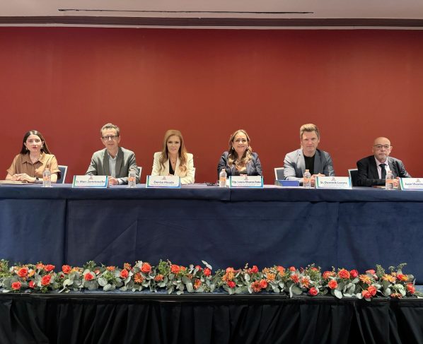 La Diputada Álvarez enfatizó que "la escuela debe ser un espacio seguro, de atención plena y de convivencia real entre niñas y niños. Es urgente abrir el debate sobre el papel de la tecnología en las aulas y su regulación responsable".