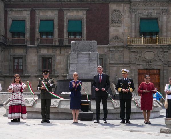 Al participar en la conmemoración de los 700 años de la Fundación de México-Tenochtitlán, la jefa de Gobierno, Clara Brugada Molina aseguró que el legado de la civilización mexica sigue vivo en la historia, la cultura y la memoria colectiva del pueblo mexicano. FOTO: Especial