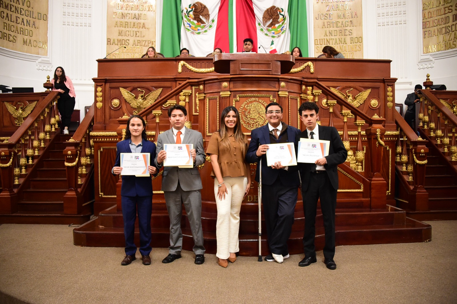 Con la aprobación de dos acuerdos y ocho dictámenes, concluyó el Primer Parlamento de las Personas Jóvenes del Congreso de la Ciudad de México III Legislatura, el cual contó con la participación de 66 diputadas y diputados juveniles y 20 suplentes. FOTO: Especial