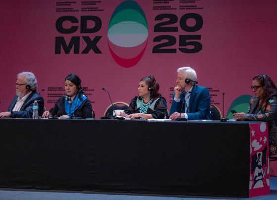 Desde el Teatro de la Ciudad de México “Esperanza Iris”, la mandataria capitalina, expresó que las acciones y proyectos deben de salir del conversatorio existente del Congreso, pues solo así se construirá una red de unidad entre naciones. FOTO: Especial