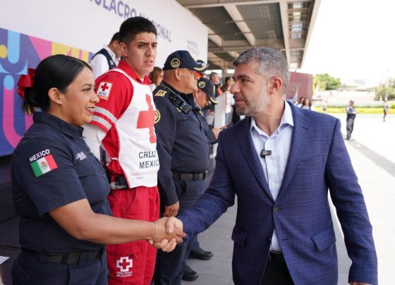 En el marco del Segundo Simulacro Nacional 2025, Mauricio Tabe, alcalde de Miguel Hidalgo, aseguró que la demarcación está preparada antes, durante y después de un sismo para restablecer en un menor tiempo el orden en las calles, ya que cuenta con un equipo capacitado para enfrentar emergencias y reducir riesgos. FOTOS: Especial