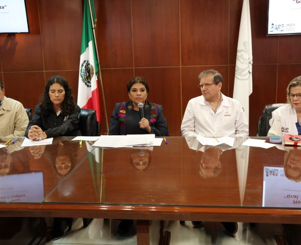 La Jefa de Gobierno de la Ciudad de México, Clara Brugada Molina, reafirmó su compromiso de brindar apoyo integral a las víctimas y familias afectadas por la explosión de una pipa de gas LP, ocurrida el pasado miércoles 10 de septiembre en el Puente de la Concordia, alcaldía Iztapalapa, hasta que la reparación integral del daño sea efectiva. FOTO: Especial