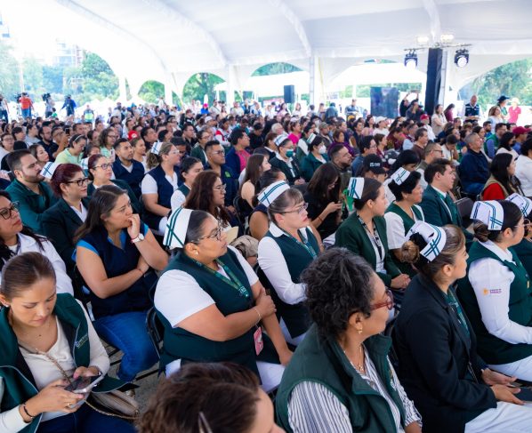 “Quiero convocar a la población a que se vacune, a toda la población de la Ciudad de México que se vacune contra el sarampión; de seis meses a 50 años de edad, hay vacunas suficientes para lograrlo”, enfatizó la mandataria capitalina ante funcionarios de Salud del gobierno federal y de la Ciudad de México”. FOTO: Especial