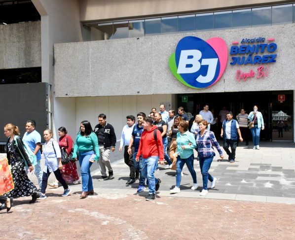 El secretario de Educación, Pablo Yanes, reconoció la labor de la alcaldía Benito Juárez en la construcción de una cultura de Protección Civil, educación y capacitación ante emergencias. FOTO: Especial