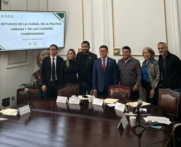 Con el objetivo de dar a conocer los estudios académicos sobre la Ciudad de México y sumar a la construcción de propuestas legislativas que mejoren la calidad de vida de las y los capitalinos, el Congreso local realizó el foro “Estudios de la Ciudad: de la Política Urbana y de las Ciudades Cohesionadas”. FOTO: Especial