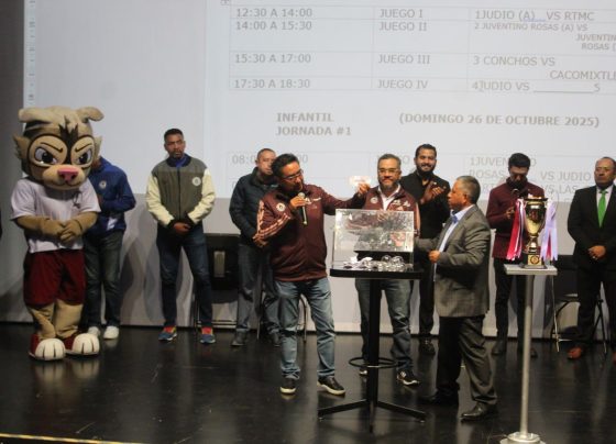 El alcalde, Fernando Mercado Guaida fue testigo de honor del sorteo de la Primera Copa Magdalena “Por La Paz”, torneo de fútbol que busca fortalecer el tejido social de la demarcación, inculcando en la juventud la cultura del deporte entre las y los jóvenes que practican esta actividad física. FOTOS: Especial
