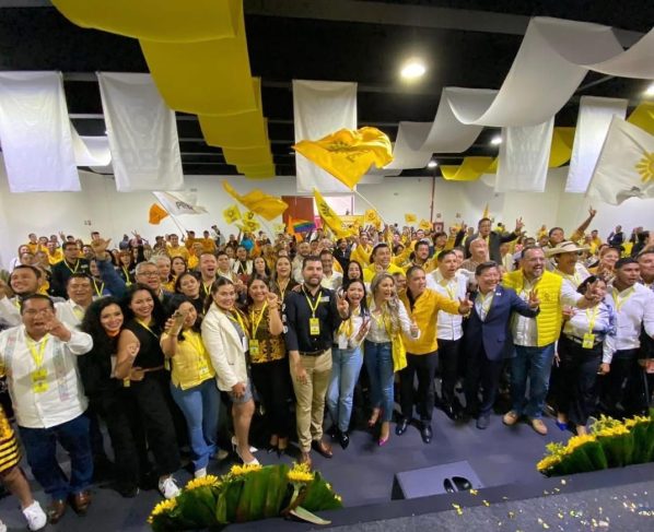 El bloque, llamado por algunos como el G8, dejó en claro este sábado que se deslinda de los partidos de derecha y de los dirigentes del pasado. FOTOS: Especial