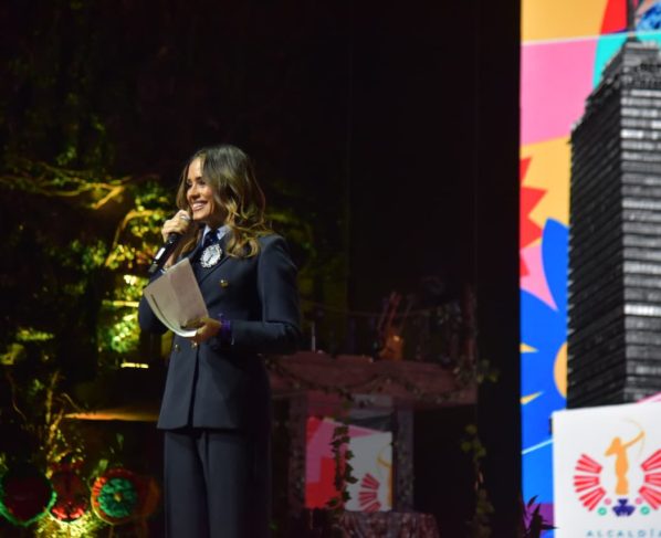 Al presentar su Primer Informe de Gobierno, la alcaldesa de la Cuauhtémoc, Alessandra Rojo de la Vega, destacó avances importantes en el acento feminista de su administración, en seguridad y orden público, recuperación de espacios públicos, privilegio de acciones ecológicas, confianza y cercanía con la gente, lo que ha brindado prosperidad y mejor calidad de vida para los habitantes de la demarcación. FOTO: Especial