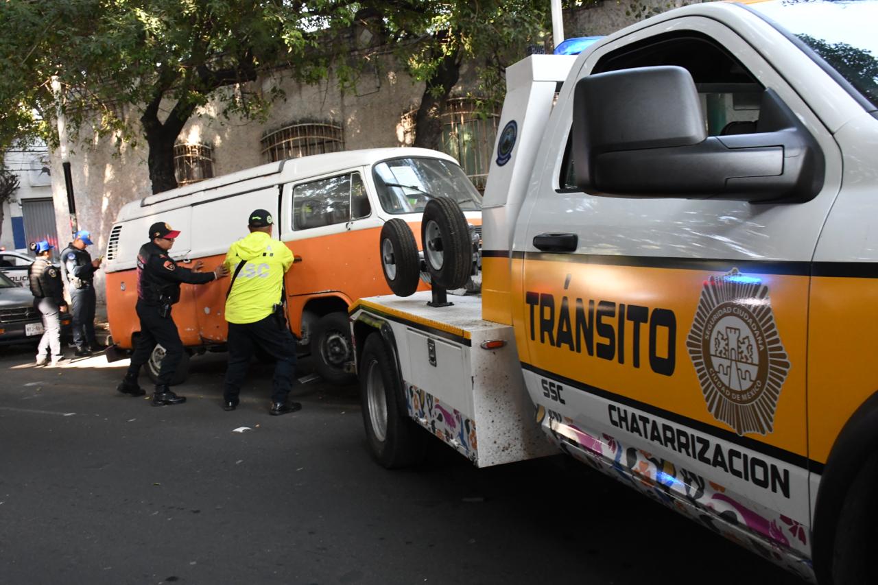 Estos operativos continuarán de forma permanente y se mantendrán recorridos en las 56 colonias de la demarcación con apoyo de Blindar BJ 360º, Policía Auxiliar y grúas de la Subsecretaría de Control de Tránsito. FOTO: Especial