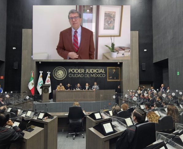 Otro que es mensaje: su gran aliado es el coordinador de los diputados federales, Ricardo Monreal, pues aunque no asistió al Informe, fue el único orador, además del magistrado. Guerra proyectó un videomensaje del legislador, en el que resalta su trayectoria, su labor, le desea suerte, pero sobre todo le ofrece todo su respaldo.