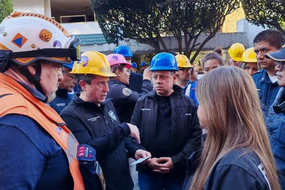 La Alcaldía Coyoacán instaló puesto de mando para atender necesidades primarias, así como orientación y asesoría jurídica a los afectados. FOTOS: Especial