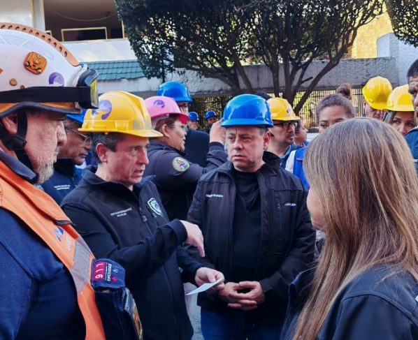 La Alcaldía Coyoacán instaló puesto de mando para atender necesidades primarias, así como orientación y asesoría jurídica a los afectados. FOTOS: Especial