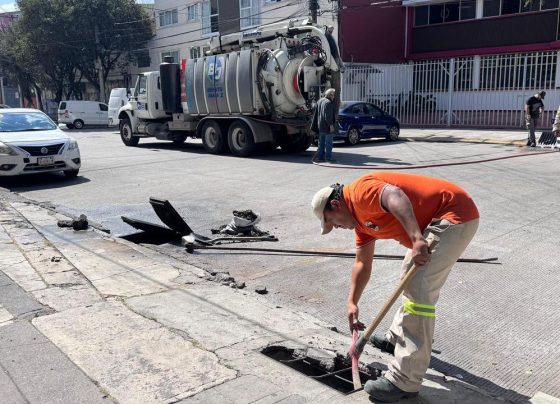 Con el firme compromiso de conservar calles seguras, funcionales y con una imagen urbana digna, el gobierno de la alcaldía Benito Juárez, encabezado por el alcalde Luis Mendoza, llevó a cabo una mega jornada de Servicios Urbanos en la colonia Ciudad de los Deportes.
