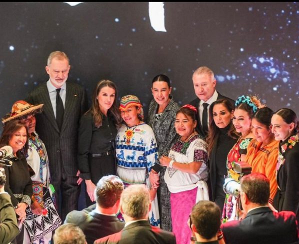 Tras casi 7 años de la publicación de la carta donde el gobierno de México pidió al Reino de España que ofreciera disculpas por lo ocurrido durante “La Conquista”, este jueves autoridades de ambos países se estrecharon la mano en la FITUR 2026. FOTOS: El Independiente / CDMX Magacín