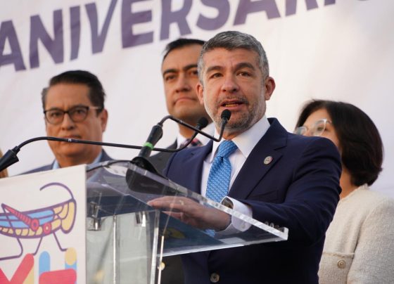 ¿A poco el alcalde sería capaz de dejar de mandar a esas embajadas al camión de la basura y se le ocurra una que otra obra en las banquetas frente a los inmuebles, nomás para molestar? FOTO: Especial