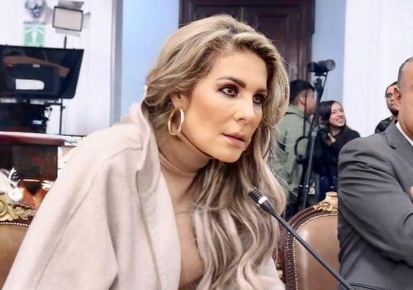 “Consejera Presidenta Patricia Avendaño, el @TECDMX NO te mandató otorgar 60 días más ni hacer nombramientos a militantes de #MORENA, desconoces lo que te conviene porque casualmente el Registro del #PRD CDMX ya se había valido desde el 21 de octubre de 2024 lo ratificas, y el RFC también lo validas, pero desconoces los nombramientos de los perredistas", acusó Nora Arias.