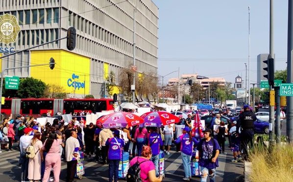 Tal parece que a la diputada cuatroteísta Diana Sánchez Barrios le aplica el refrán: “Estás viendo la tempestad y no te hincas”. Apoyó una marcha con bloqueo de Insurgentes y calzada México-Tenochtitlan, en día de contingencia ambiental. FOTO: Especial