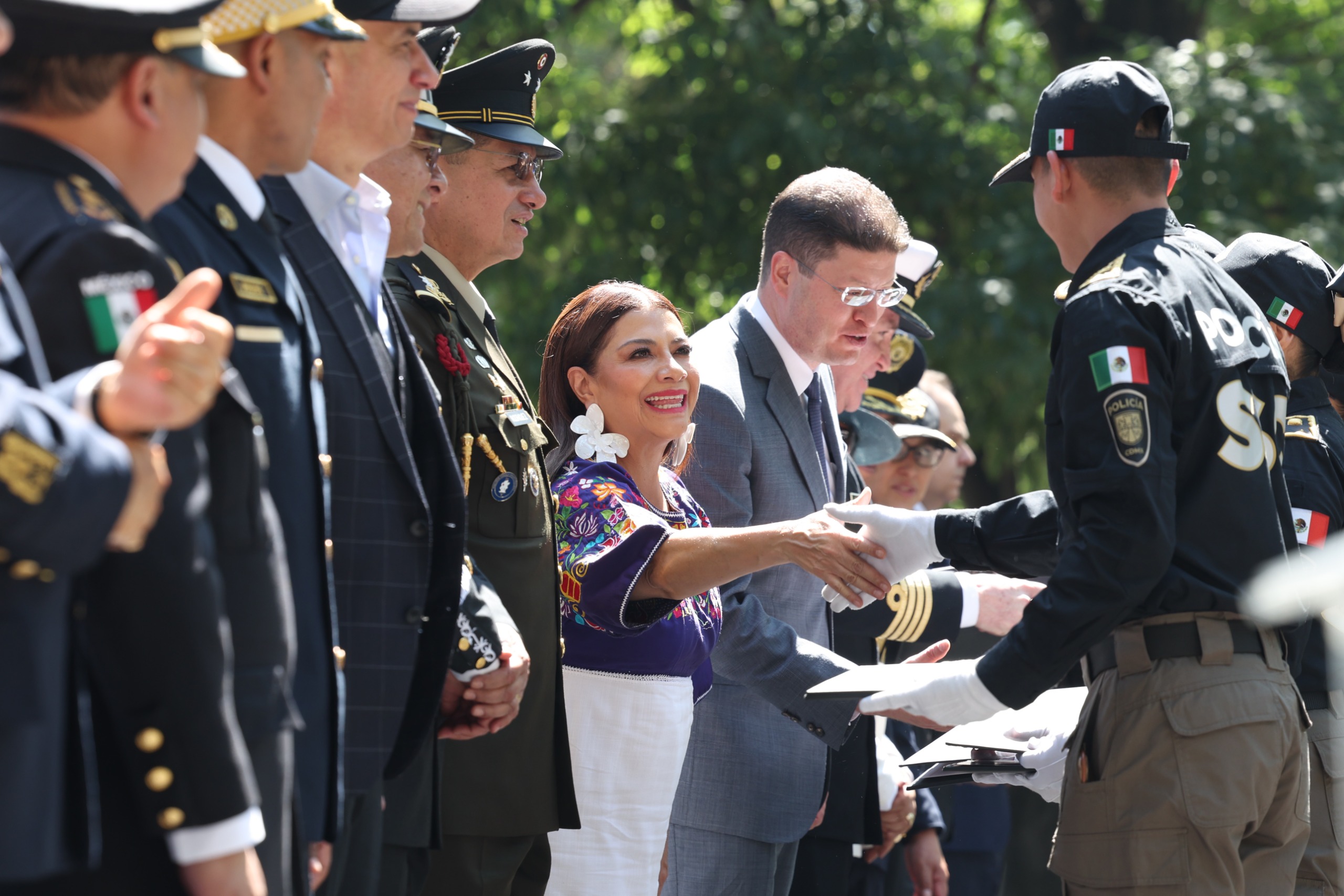 Brugada reconoce a 507 cadetes graduados de la Policía Capitalina