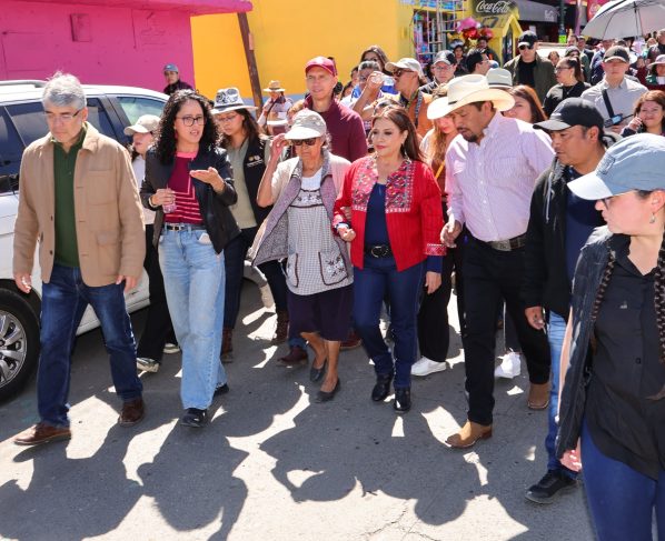 La jefa de Gobierno, Clara Brugada, supervisó hoy las obras de construcción de la Utopía del Maíz, que se edifica en el pueblo de San Miguel Topilejo, en la alcaldía Tlalpan, en un terreno de 44 mil metros cuadrados, y en donde se ubicarán instalaciones y servicio en beneficio de los habitantes de esta comunidad. FOTOS: Especial