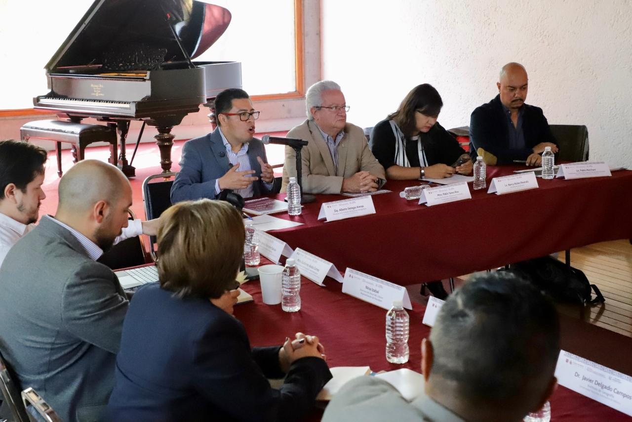 En el marco del foro “Hacia una zona metropolitana coordinada y sostenible”, realizado en la Casa de Cultura de Azcapotzalco, el diputado Alberto Vanegas Arenas, presidente de la Comisión de Desarrollo Metropolitano del Congreso capitalino, subrayó que la voluntad política es la condición indispensable para avanzar en la integración regional. FOTO: RRSS Alberto Vanegas