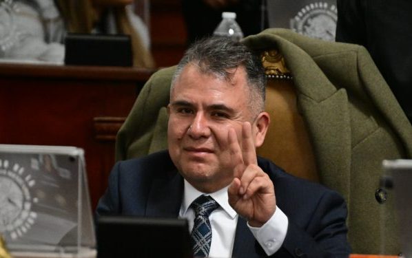 El maestro 'Juanito' volvió a pedir licencia