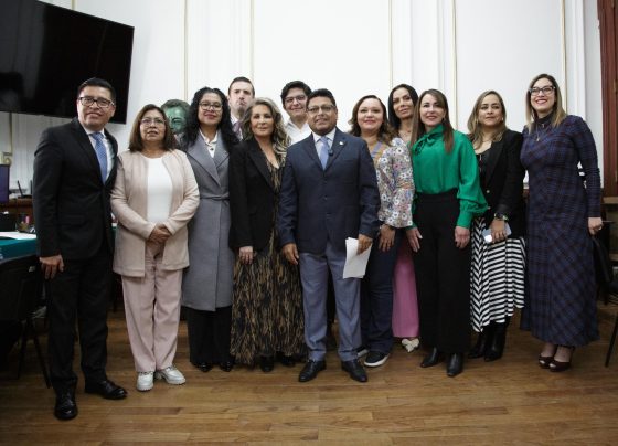 El diputado morenista Israel Moreno presentó una iniciativa para proteger a limitar a estudiantes de primaria y secundaria el uso de redes sociales en la escuela. Sin regateos, se sumó la diputada panista Laura Álvarez, quien trae iniciativas al respecto, más o menos en el mismo tenor. FOTO: Especial