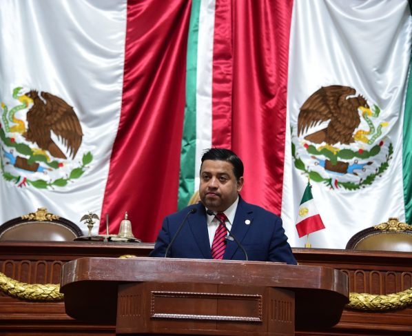 Las Unidades Habitacionales en la Ciudad de México surgieron como un proyecto estatal para garantizar el derecho a una vivienda digna, pero el marco jurídico actual resulta insuficiente y desactualizado para entender las necesidades específicas de las personas que viven en ellas, manifestó el diputado Omar Alejandro García Loria.