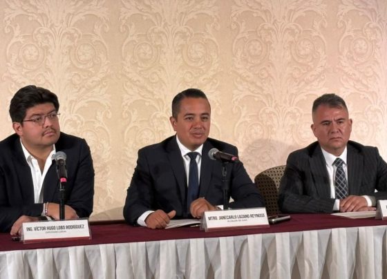 Víctor Hugo Lobo Rodríguez (izquierda); a la derecha Gerardo González, su "Juanito"