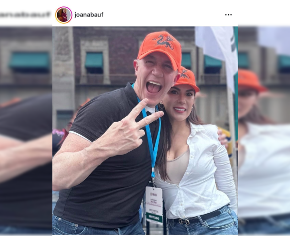 FOTO: Facebook Joana Marlen Bautista. Contexto: en la concentración por el primer año del inicio del Gobierno de Claudia Sheinbaum.