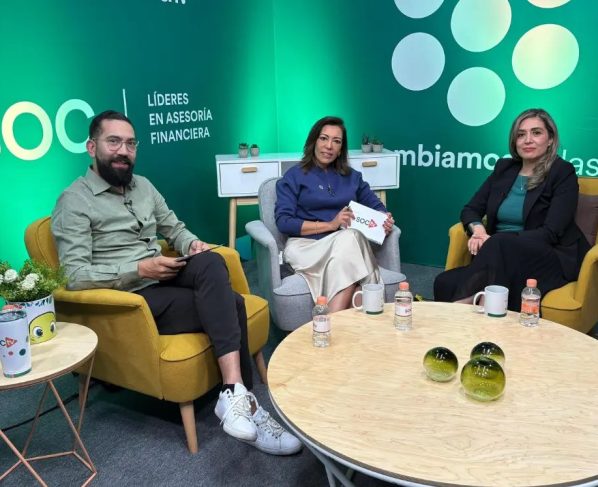 Durante una conversación en SOC TV, Nadxielly Munguía, directora de Procesos Digitales Hipotecarios de Santander, explicó cómo la digitalización ha permitido evolucionar el proceso de autorización de un crédito hipotecario, uno de los trámites financieros tradicionalmente más complejos para los usuarios.