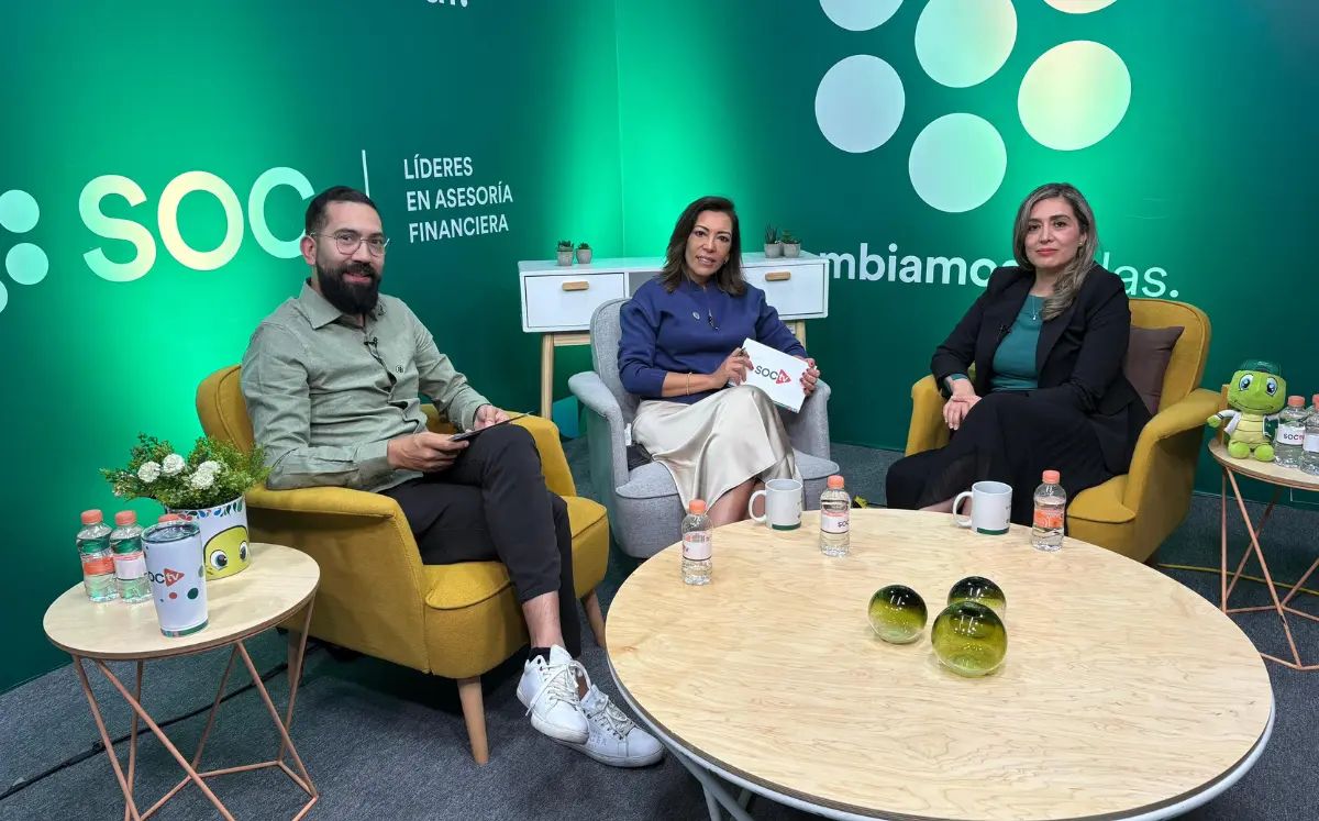 Durante una conversación en SOC TV, Nadxielly Munguía, directora de Procesos Digitales Hipotecarios de Santander, explicó cómo la digitalización ha permitido evolucionar el proceso de autorización de un crédito hipotecario, uno de los trámites financieros tradicionalmente más complejos para los usuarios.