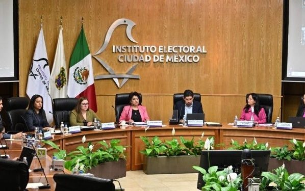 Los diputados integrantes del Comité del Canal del Congreso de la Ciudad de México están molestos con el director general de esa señal televisiva, Jorge Armando Rocha, porque no tuvo ni la delicadeza de someter a su consideración designaciones que ellos deben autorizar. FOTO: Especial
