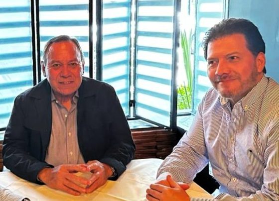 El presidente enterrador del PRD nacional, Jesús Zambrano, y el diputado federal de Morena, Víctor Hugo Lobo andan muy preocupados, pues nos dicen que pronto podrían enfrentar procesos por presuntas irregularidades que ha detectado la Auditoría Superior de la Ciudad de México (ASCDMX) a los gastos del PRD en la capital, entre 2022 y 2024. FOTO: Especial