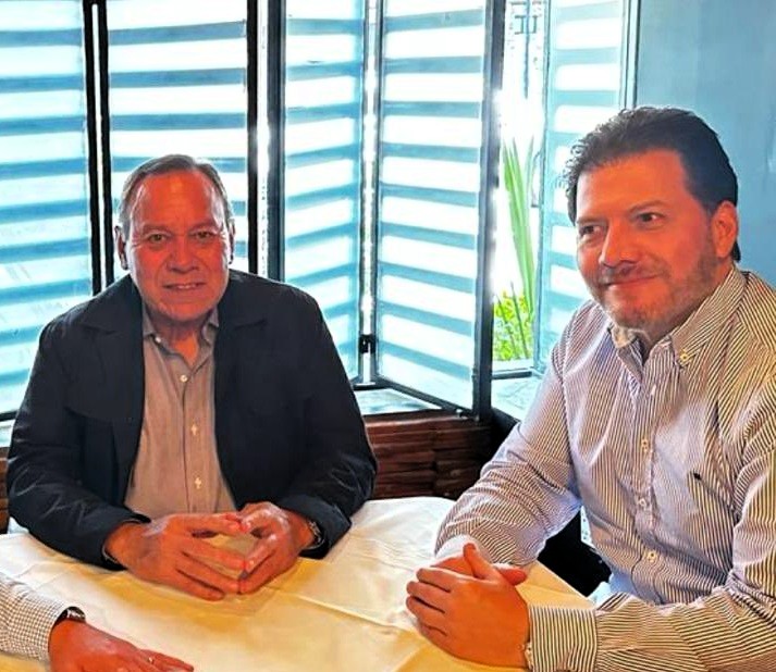 El presidente enterrador del PRD nacional, Jesús Zambrano, y el diputado federal de Morena, Víctor Hugo Lobo andan muy preocupados, pues nos dicen que pronto podrían enfrentar procesos por presuntas irregularidades que ha detectado la Auditoría Superior de la Ciudad de México (ASCDMX) a los gastos del PRD en la capital, entre 2022 y 2024. FOTO: Especial