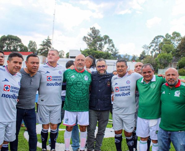 Fernando Mercado resaltó el valor del encuentro deportivo como reflejo de la tradición futbolística local: “Aquí se reúnen la experiencia, el talento y la historia; este partido representa lo mejor de nuestro fútbol y de nuestra gente”. FOTO: Especial