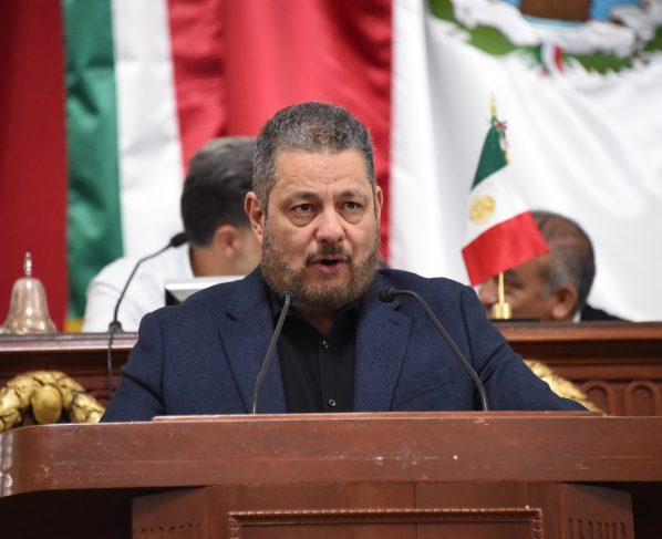 En ese contexto, señaló que millones de personas que dependen del transporte público y se ven obligadas a caminar diariamente por las calles, son más susceptibles a sufrir riesgos en su salud a consecuencia de la falta de protección térmica. FOTO: Especial