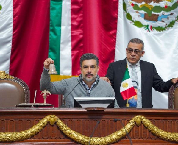 Si Morena quisiera ajustar cuentas con el PVEM, el marco legal del Congreso de la Ciudad de México les permitiría tumbar al diputado Jesús Sesma de la Presidencia de la Mesa Directiva. FOTO: Especial